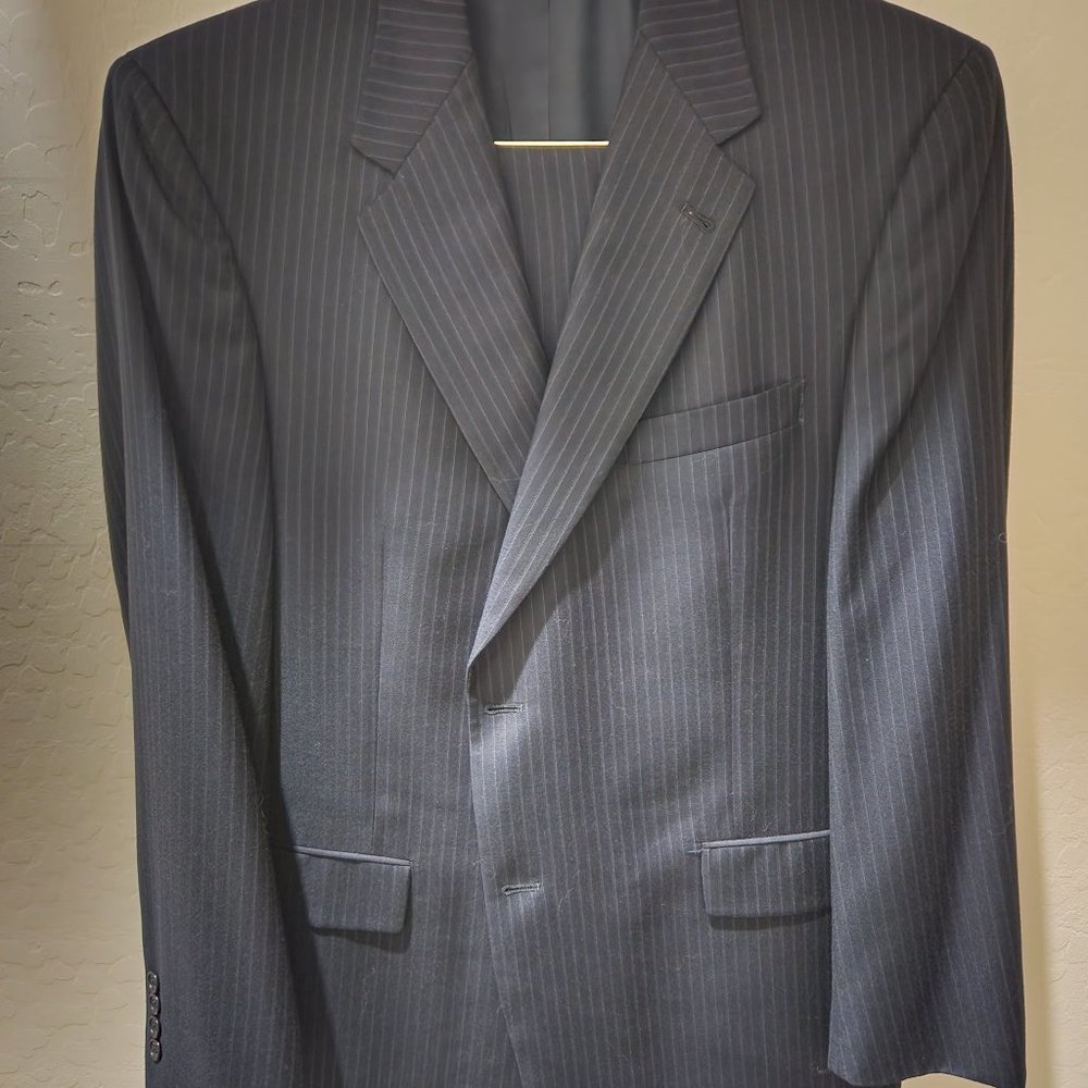Daniel Cremieux Navy w/Light Blue Pen Stripe Suit 44R